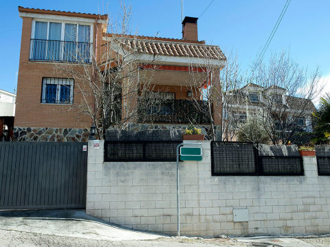 casa kiko hernandez kiko hern 225 ndez pone a la venta sus dos chalets casa kiko hernandez kiko hern 225 ndez pone a la venta sus dos chalets